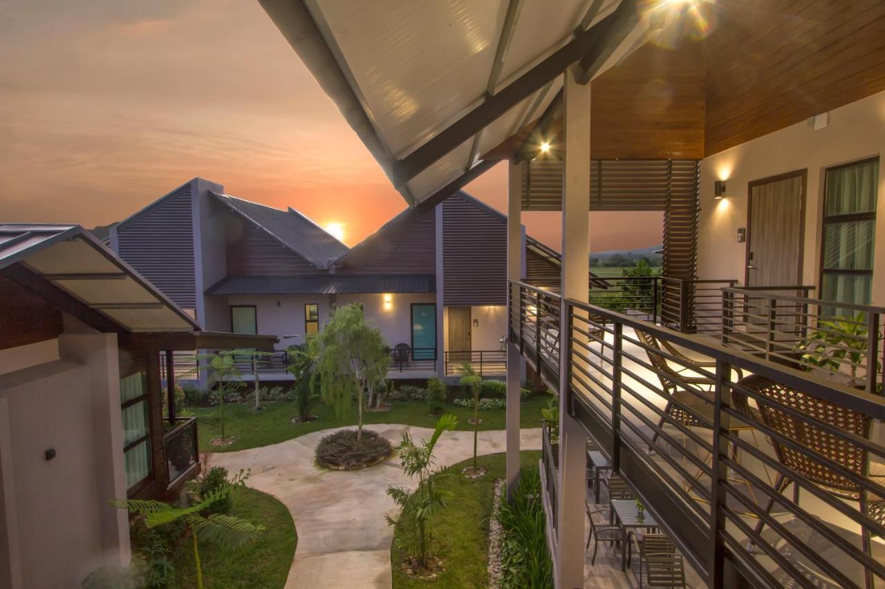 Villa Paddy Padang Mat Sirat Buitenkant foto