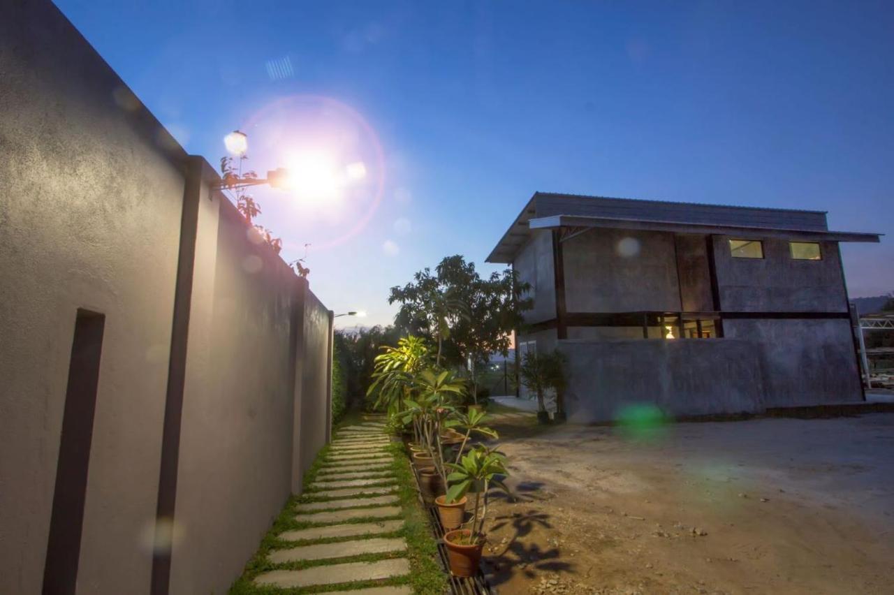 Villa Paddy Padang Mat Sirat Buitenkant foto